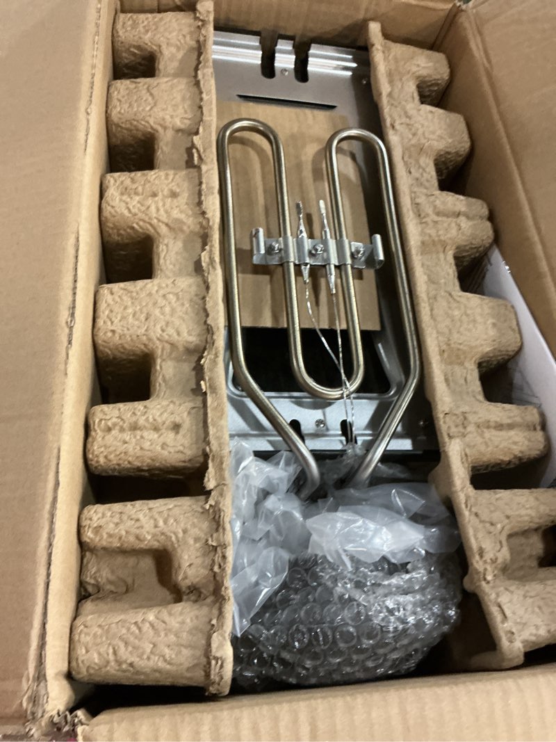 Condition photo showing Good Condition for Amazon Basics 3.2-Qt (3.0L) Deep Fryer with 12-Cup Oil Capacity, Adjustable Temperature, Easy Draining Basket, Stainless Steel Exterior, Viewing Window, 1500W, Black & Silver 3.2-Qt, Black & Silver