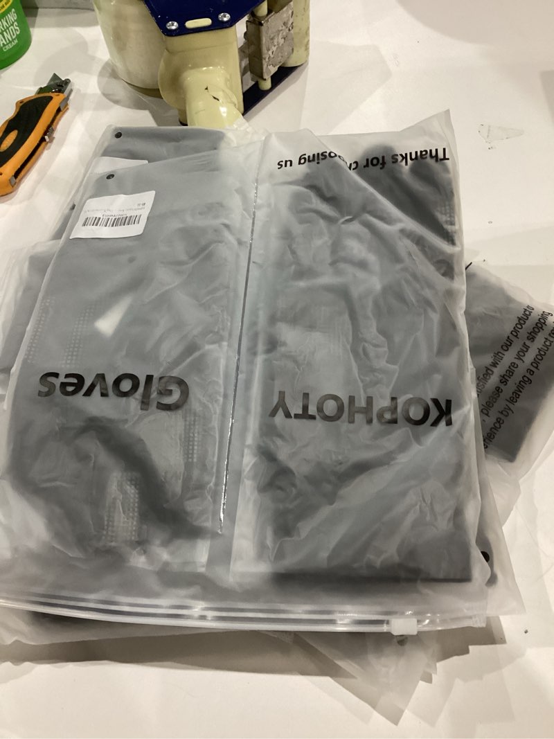 Condition photo showing Good Condition for TouchScreen Winter Gloves, Warm Water Resistant Windproof Thermal Gloves for Driving Running Cycling Black-Grey Large (Men) -- X-Large (Women)