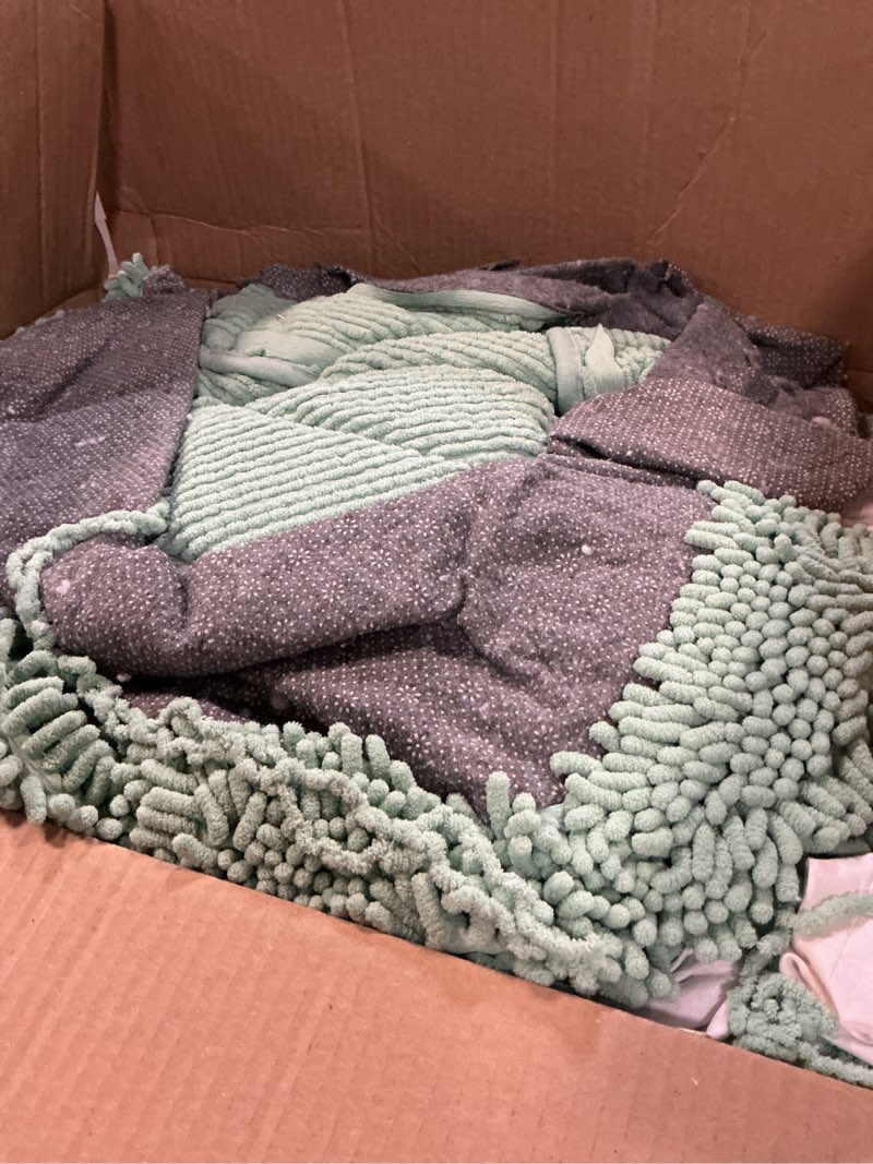 Condition photo showing As Is for muddy mat®cloud k-9 bed for dogs & cats, soft & relaxing donut dog bed, chenille material, removable cover, washable & dryer safe–seafoam green medium(35'x35') medium (35''x35'') seafoam green