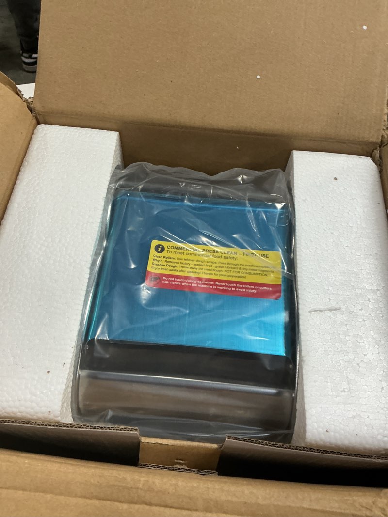 Condition photo showing Good Condition for Dyna-Living Electric Pasta Maker Noodle Maker Machine Dough Spaghetti Roller Pressing Machine Thickness Adjustable Stainless Steel 135W for for Home Family Use (1.5mm round noodle+4mm flat noodle)