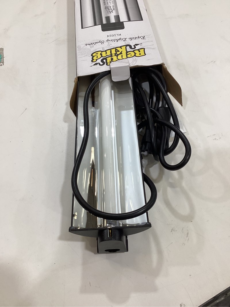 Condition photo showing Good Condition for ReptiKing Upgraded T5 UVB Reptile Light, 10.0 UVB 24W German Made Fluorescent Lamp and Fixture Kit, for Desert-Dwelling Reptiles, Bearded Dragon UVB Lamp Bulb 24W Reptile T5 UVB Light Kit