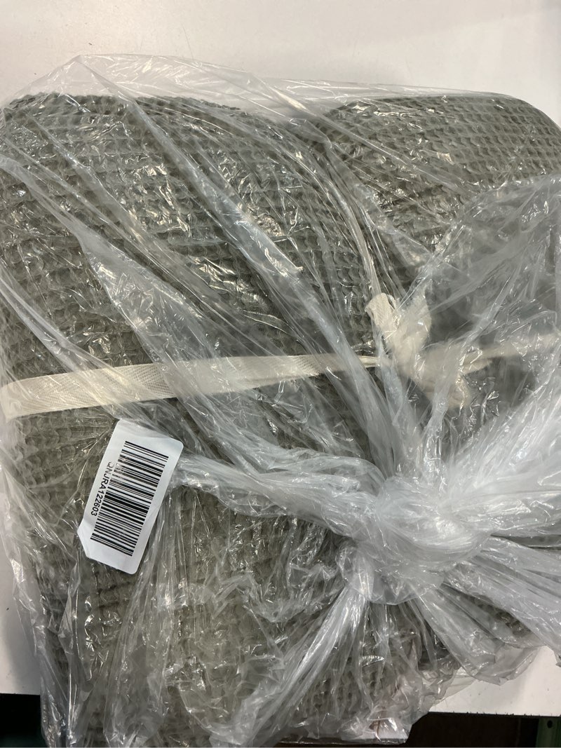 Condition photo showing Good Condition for organic waffle duvet cover set, full/queen, dried sage