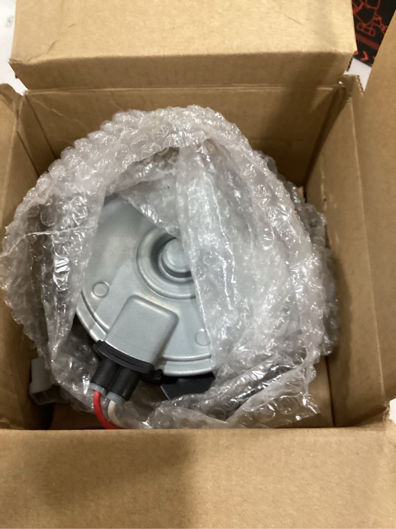 Condition photo showing New/Like New for engine cooling fan motor no.1636321110/1636331470 radiator fan motor for toyota sienna 2004-2010 1 pc