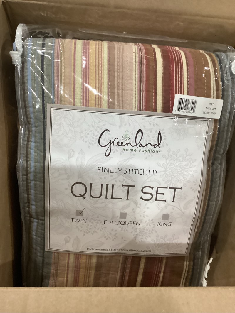 Condition photo showing Good Condition for Greenland Home 100% Cotton Fashion Quilt Collection, Prewashed, Reversible Quilt Set, 2-Piece Twin/XL, Katy Katy 2-Piece Twin/XL