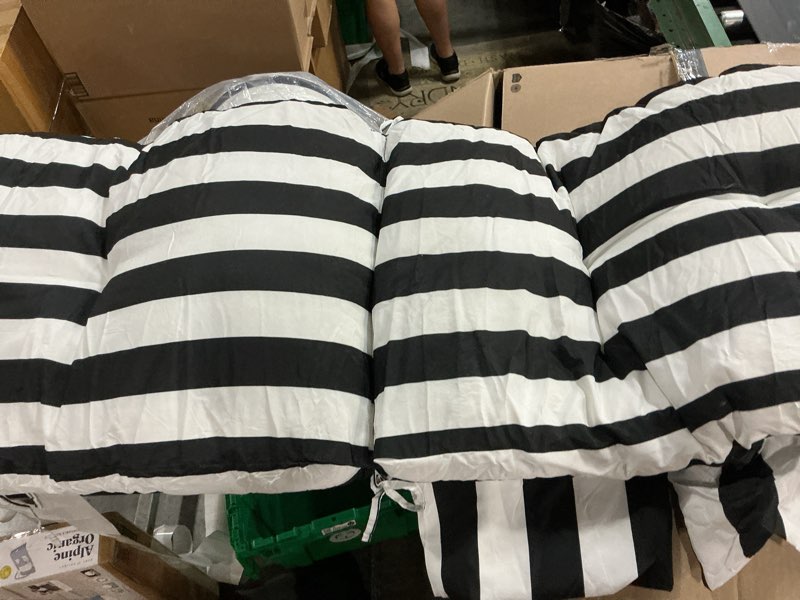 Condition photo showing Good Condition for l'agraty outdoor lounge chaise cushion: 72x21x3 inch waterproof lounge chair cushion for outdoor furniture with fade resistant removable cover - patio cushions for pool lawn deck(black white 2pcs)