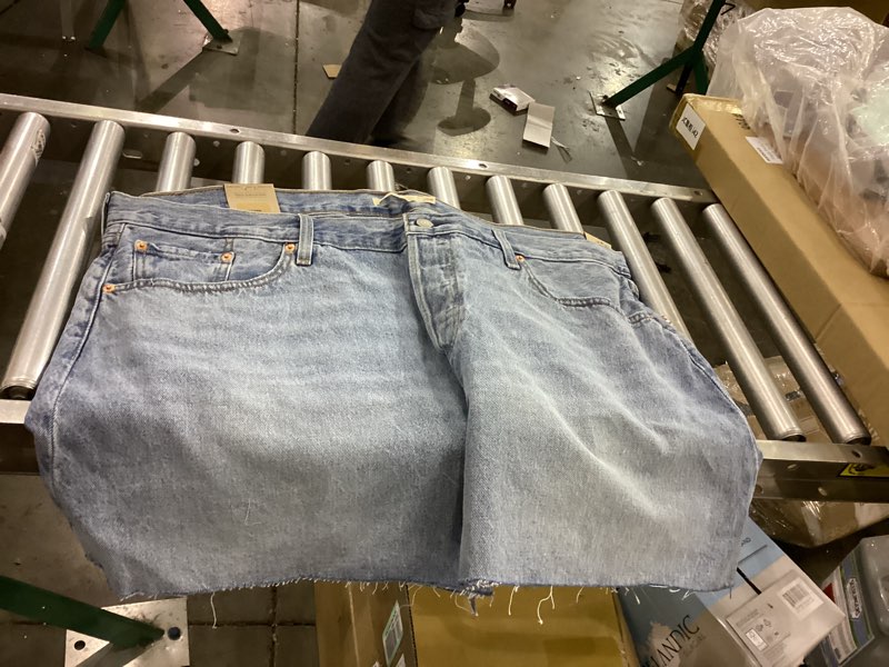 Condition photo showing New/Like New for Levi's Women's Levis Icon Skirt 37 Plus (New) Woven Minutes (Non Stretch)