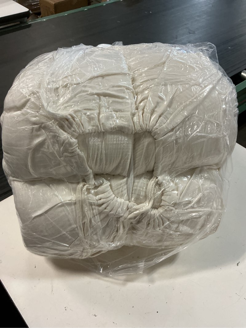 Condition photo showing Good Condition for organic cotton gauze dream quilt set, king/cal king, undyed