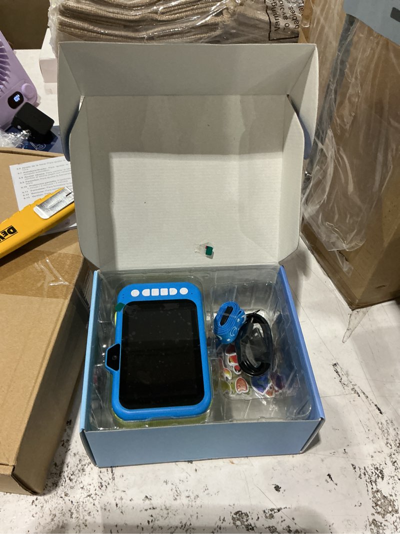 Condition photo showing Good Condition for chakeyake kids camera with rotating zoom lens, 3.5” large screen, 1080p kids digital camera with flash,selfie, 32gb card, toddler toy camera christmas birthday gifts for boys girls 3-12 years old-blue