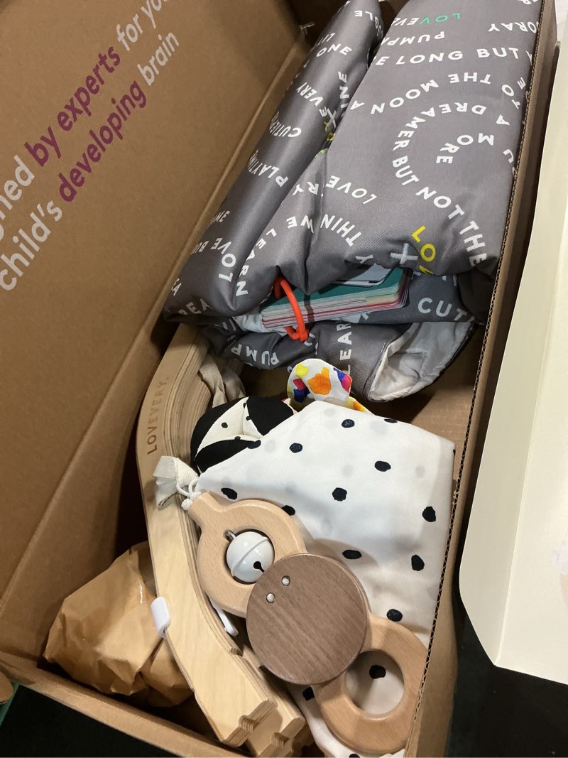 Condition photo showing Good Condition for lovevery | the play gym | award winning for baby , stage-based developmental activity gym & play mat for baby to toddler