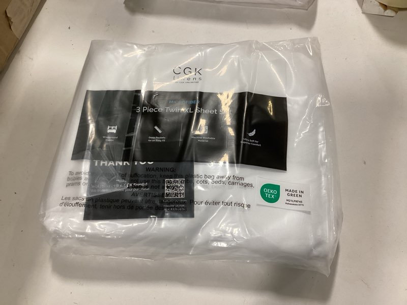 https://lotting-media.assets.bidfta.com/lotting_3854554d-a973-45fb-aaec-f8d3f948e42b