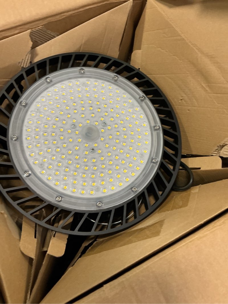 Condition photo showing Good Condition for UFO LED High Bay Lights 5000K 200W 30000LM 6 Pack with Plug High Bay Led Shop Lights Suitable for Warehouse Workshop Factory Gym Garage Barn LED Lamp AC100-277V