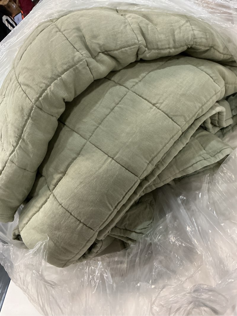 Condition photo showing As Is for european linen box quilt, king/cal king, willowleaf