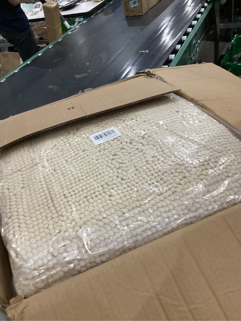 Condition photo showing New/Like New for Muddy Mat® | Super Absorbent Door Mat Indoor, Microfiber Quick Dry Chenille Entryway Rug, Non-Slip Front Door Mat, Indoor Mats for Entryway, Machine Washable Pet Rug, Beige 6ft x 9ft