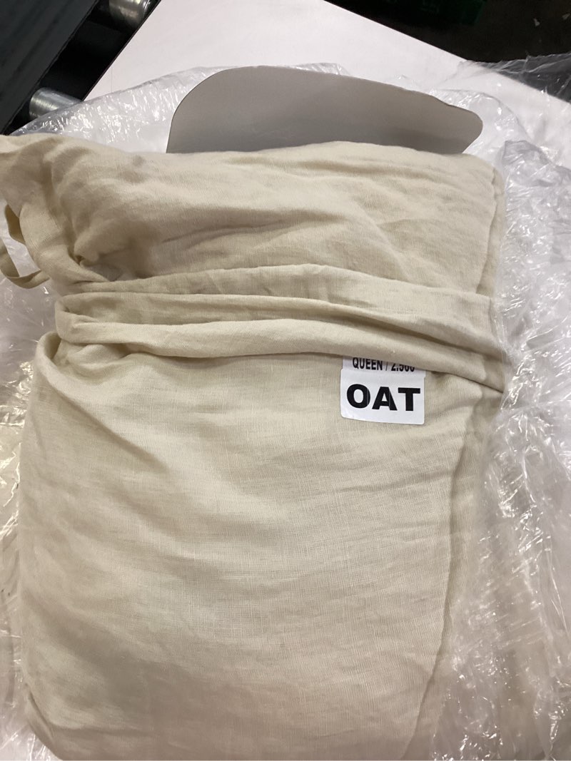 Condition photo showing Good Condition for european linen sheet set size: queen