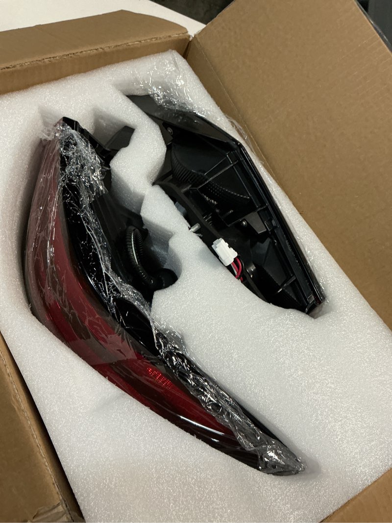 Condition photo showing New/Like New for lablt tail light assembly replacement for sentra 2021 2022 2023 inside and outside brake light right side replacement for 265506lb0a 265506lb5a