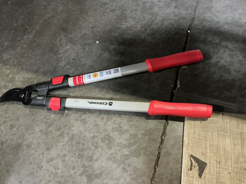 Condition photo showing Good Condition for corona sl 3364 comfortgel extendable bypass lopper, 1-1/2 inch cut