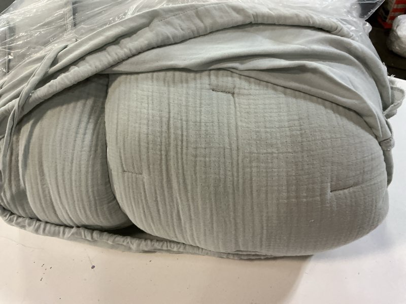 Condition photo showing Good Condition for organic cotton gauze dream quilt set, full/queen, mist