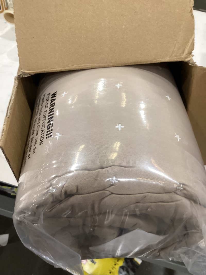 Condition photo showing Good Condition for wdcozy beige twin size quilt bedding sets with pillow sham, tan cream lightweight bedspread coverlet, quilted blanket thin comforter bed cover, all season summer spring, 2 pieces, 68x90 inches deep beige (white cross stitching) twin