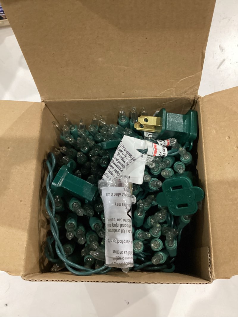 Condition photo showing Good Condition for Christmas Lights 2 PCS 100 Count Clear Mini Lights Green Wire UL Certified Connectable Warm White String Lights for Christmas Decor (2 PCS 100 Count)