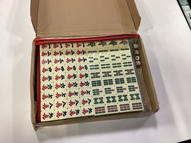 Condition photo showing Good Condition for Professional Traditional Chinese Mahjong Set ???? - 30mm 146 Tiles Green & White Melamine with Dice Wind Indicator Storage Case White