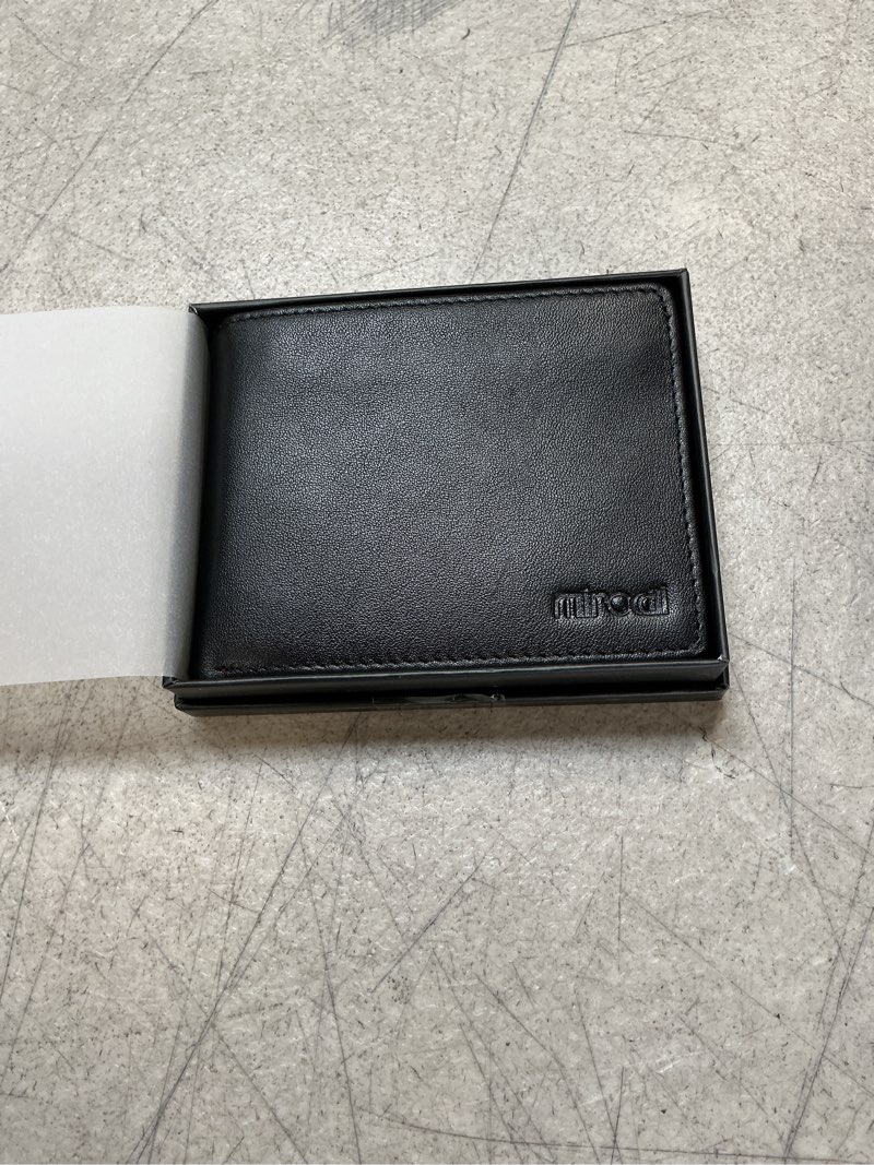 https://lotting-media.assets.bidfta.com/lotting_38c6bfa9-a7d5-468d-819d-cfd8188d3260