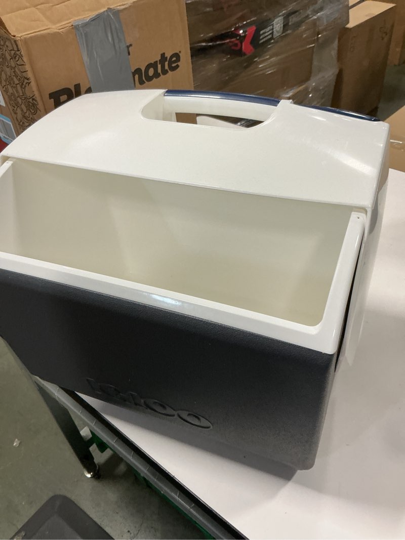 Condition photo showing New/Like New for Igloo Classic Playmate Coolers 16 Qt - 30 Can Carbonite
