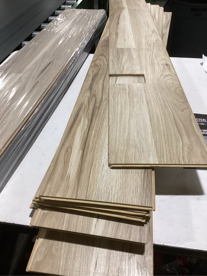 Condition photo showing Good Condition for msi mckenna 7 inch x 48 inch luxury vinyl flooring, rigid core planks, lvt tile, click lock floating floor, waterproof lvt, wood grain finish, case, aged maple beige, 23 square feet