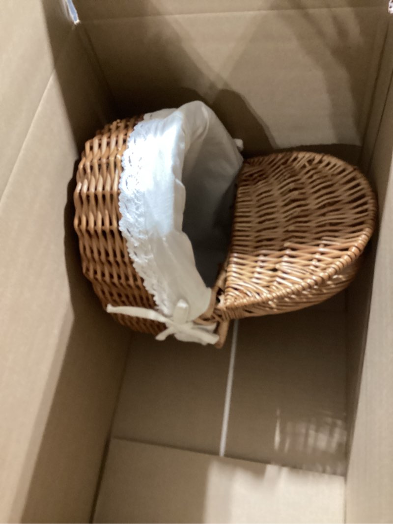 Condition photo showing Good Condition for toddmomy large wicker picnic basket with lid and handle handwoven rattan storage basket for outdoor 