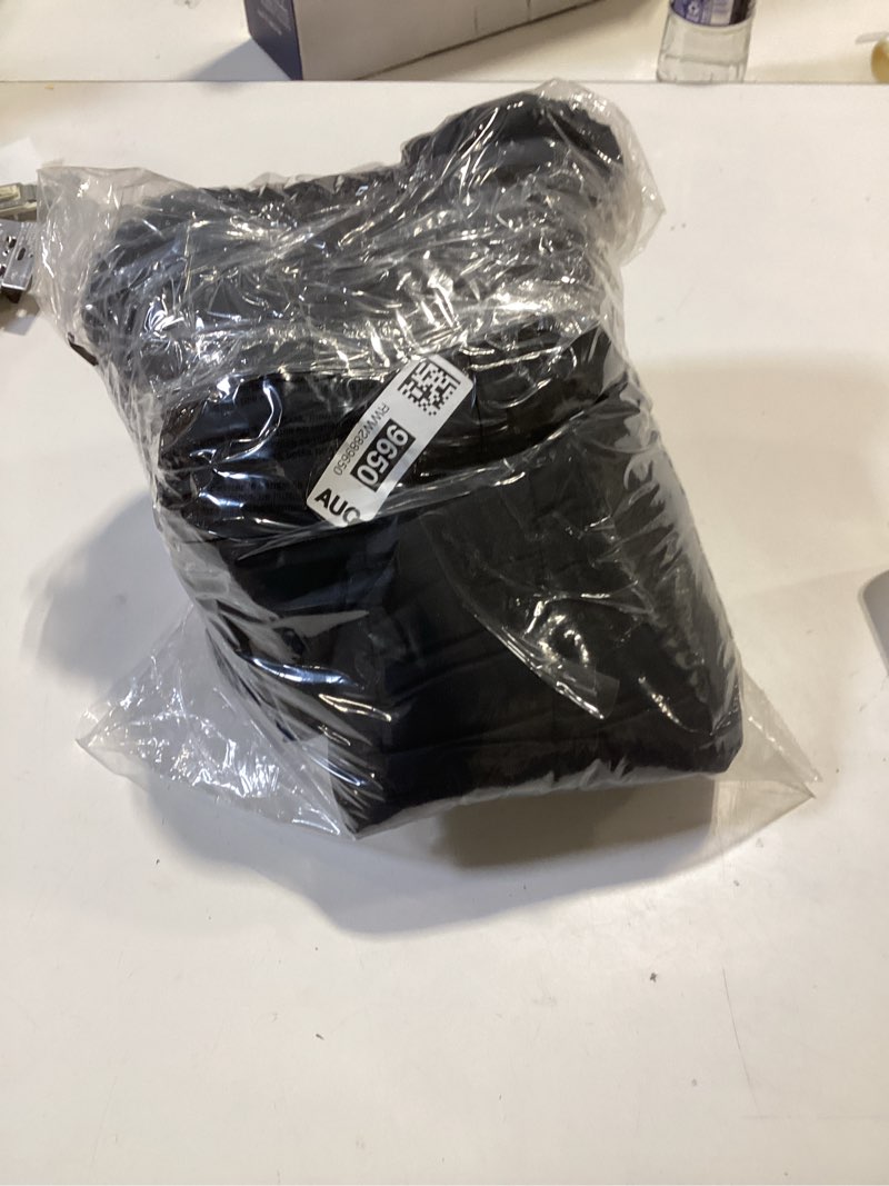 Condition photo showing New/Like New for spyder xl puffer jacket black