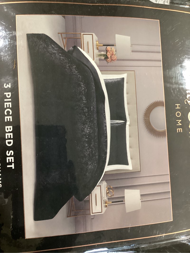 Juicy Couture HOME 3pc Bed Set KING 1 comforter 2 pillow Shams (black)