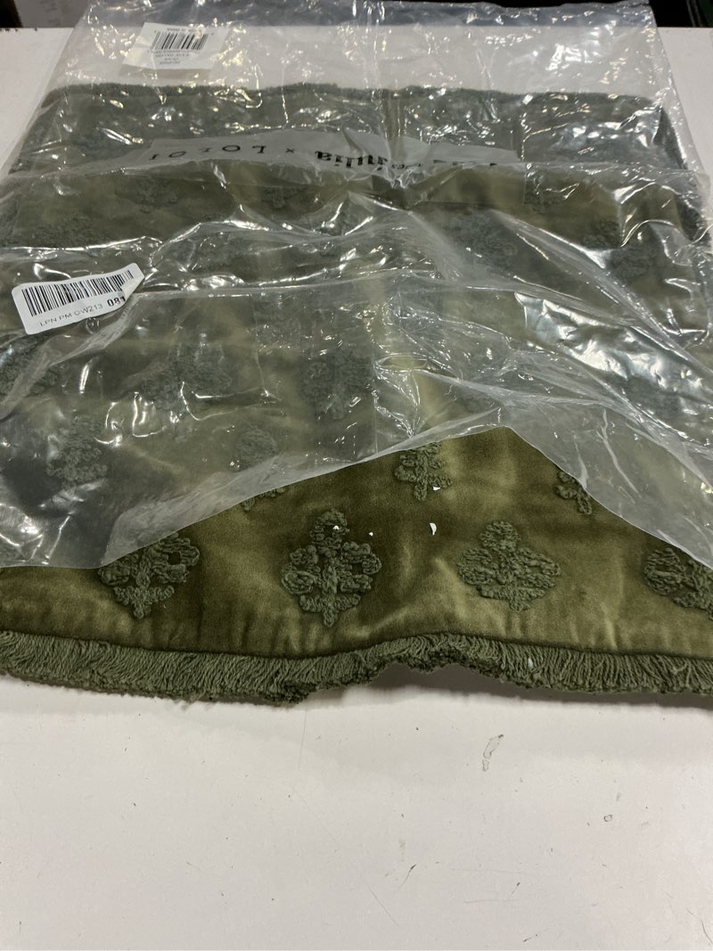Condition photo showing Good Condition for loloi chris loves julia darla collection pcj0025 olive 18'' x 18'' cover only pillow olive cover only