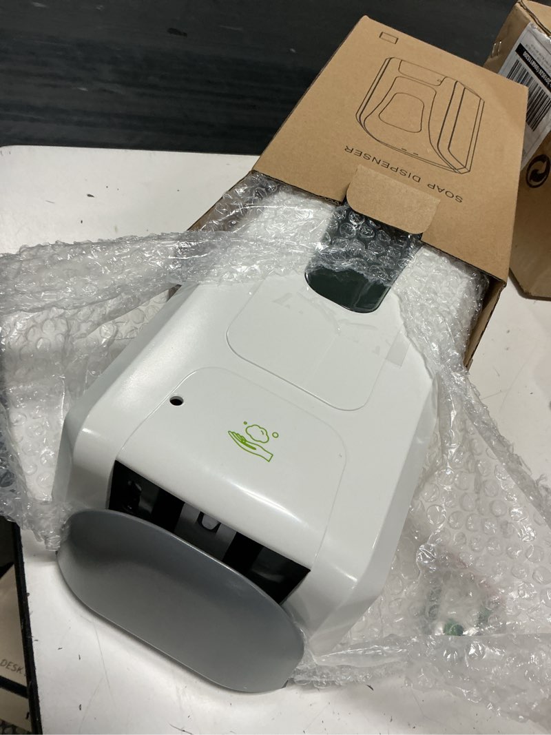 Condition photo showing Good Condition for rubbermaid 3486589 manual skin care dispenser - 500 ml wall mount, white