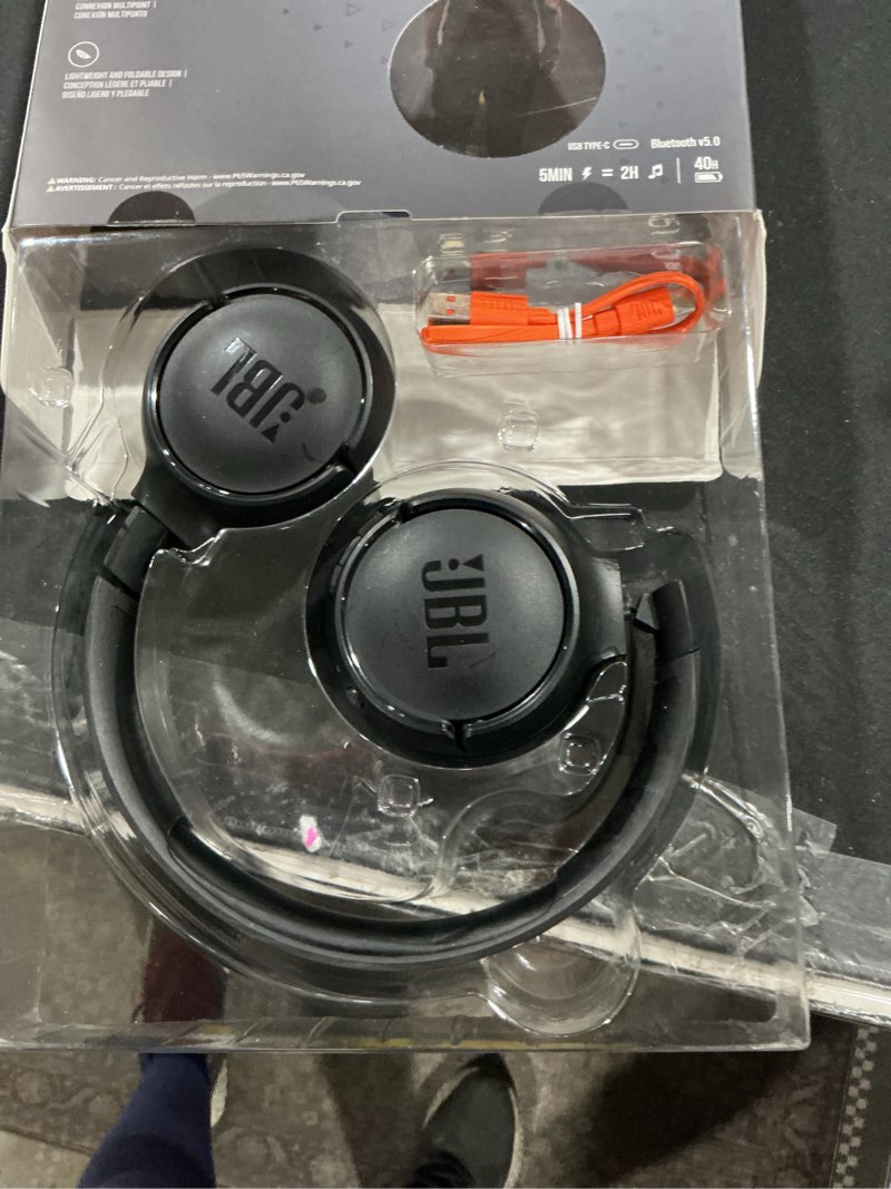 JBL Tune 510BT - Bluetooth headphones with up to 40 hours battery, microphone for call, foldable and