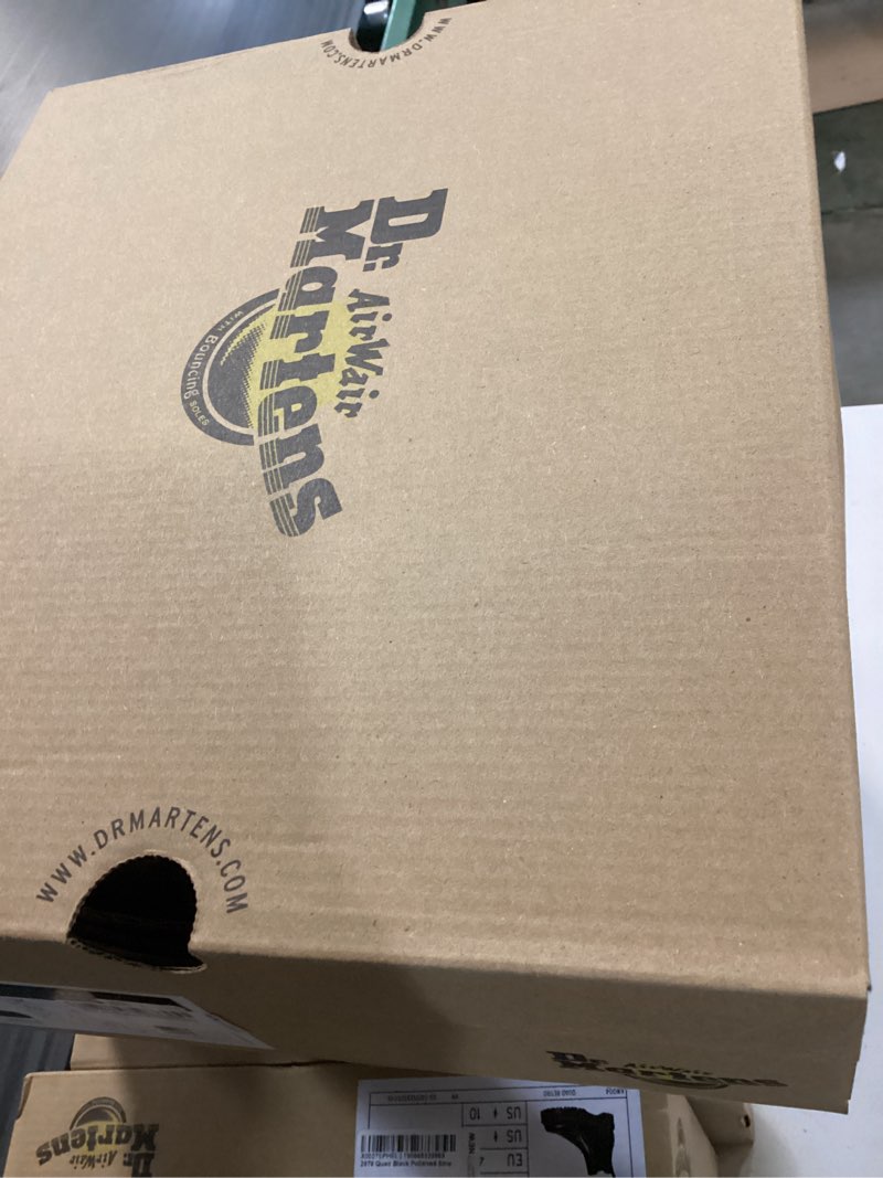Condition photo showing New/Like New for dr. martens unisex-adult 2976 quad chelsea boot
