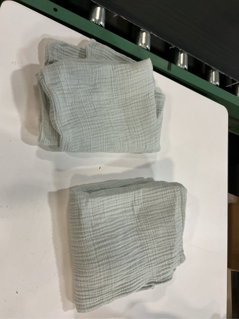 Condition photo showing Good Condition for quince organic cotton gauze sham set color mist size king