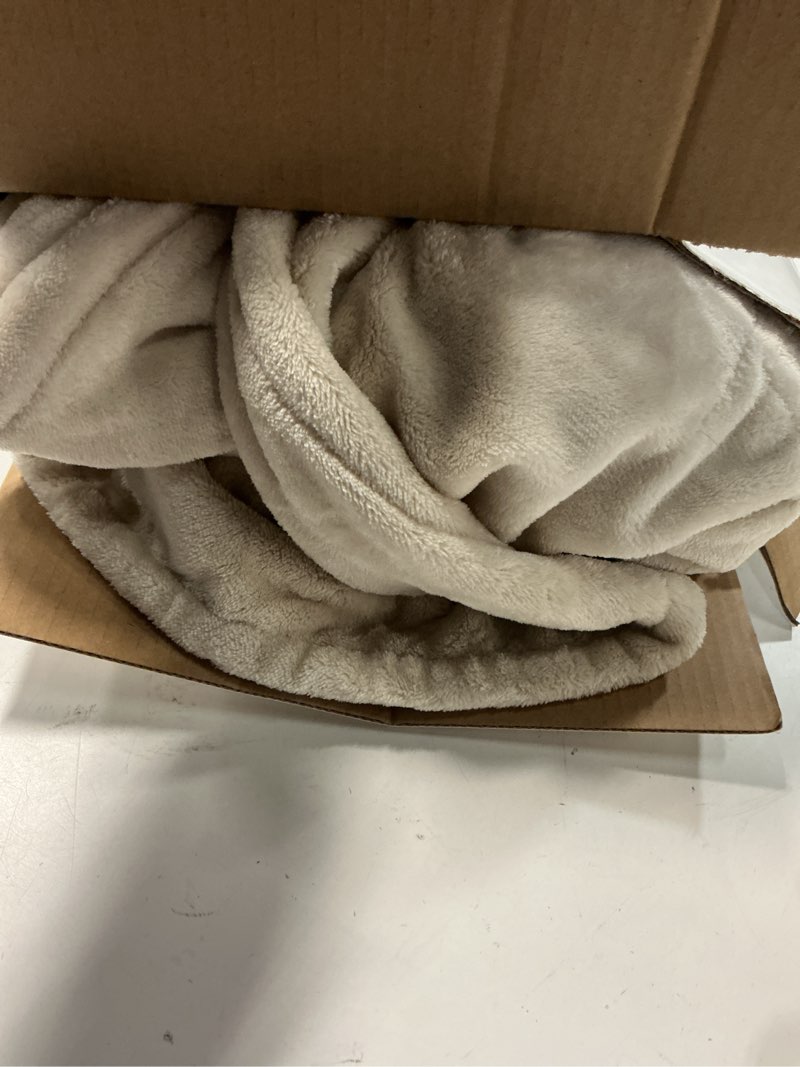 Condition photo showing Good Condition for Sealy Electric Blanket Twin Size, Flannel Heated Blanket with 10 Heating Levels & 1-12 Hours Auto Shut Off, Fast Heating Warm Blanket, Machine Washable, Beige, 62 x 84 Inch Beige Twin Size 62" x 84"