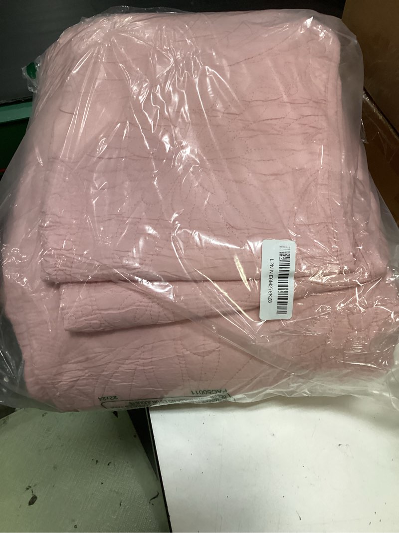 Condition photo showing Good Condition for honeilife queen quilt bedding set - 3 piece microfiber quilt sets lightweight bedspreads reversible coverlets rustic bed cover floral bedding set all season quilts-pink queen/full-90"x96" dusty pink