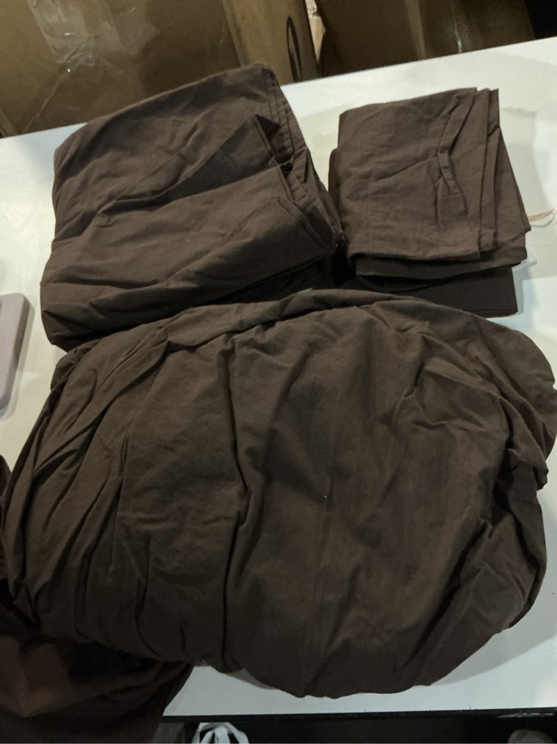 Condition photo showing Good Condition for european linen sheet set, expresso (queen) with flat sheet