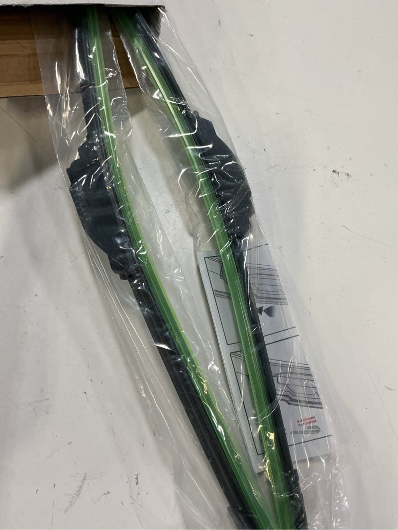 Condition photo showing New/Like New for gavimnal® 18"+18" silicone wiper blades replacement for ford ranger 1995-2011/chevy hhr 2006-2011/jeep commander 2006-2010/mazda mx-5 miata 2006-2016,all-season front windshield wiper blades(set of 2)