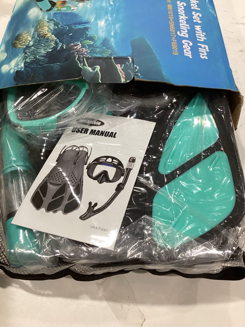 Condition photo showing New/Like New for Snorkeling Gear for Adults Men Women,4 in 1 Snorkel Set with Panoramic View Diving Mask Anti-Fog Anti-Leak,Dry Top Snorkel,Fins and Travel Bag for Swimming,Snorkeling and Travel Diving Transparent Green ML/XL