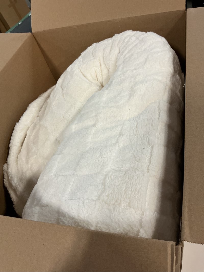 Condition photo showing As Is for Bedsure GentleSoft King Size Blanket for Bed - Super Soft Cozy Blankets for Women Men Girls, Large Fuzzy Fleece Throw for Bedroom Decor, White,108x90 Inches White King (108" x 90")