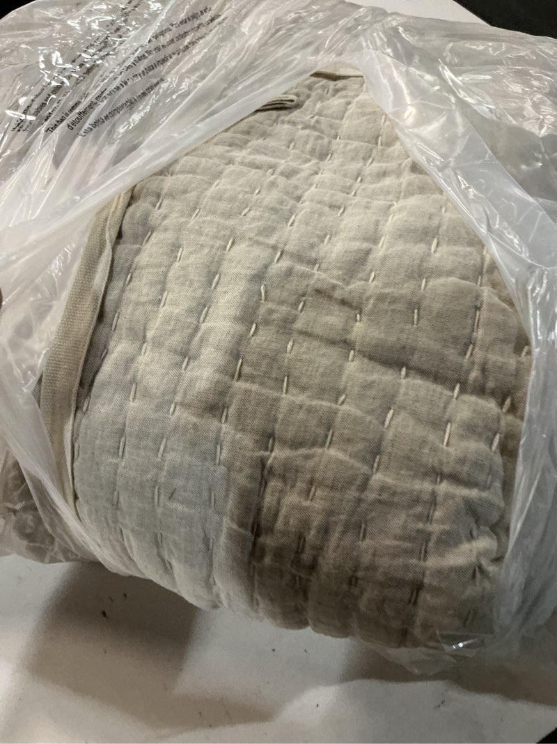 Condition photo showing Good Condition for european linen cotton stitch quilt, king/cal king, natural