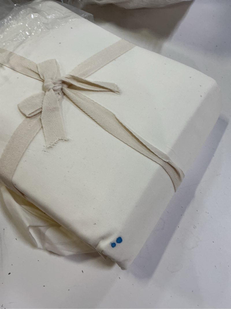 Condition photo showing As Is for organic crisp percale sheet set, full, ivory