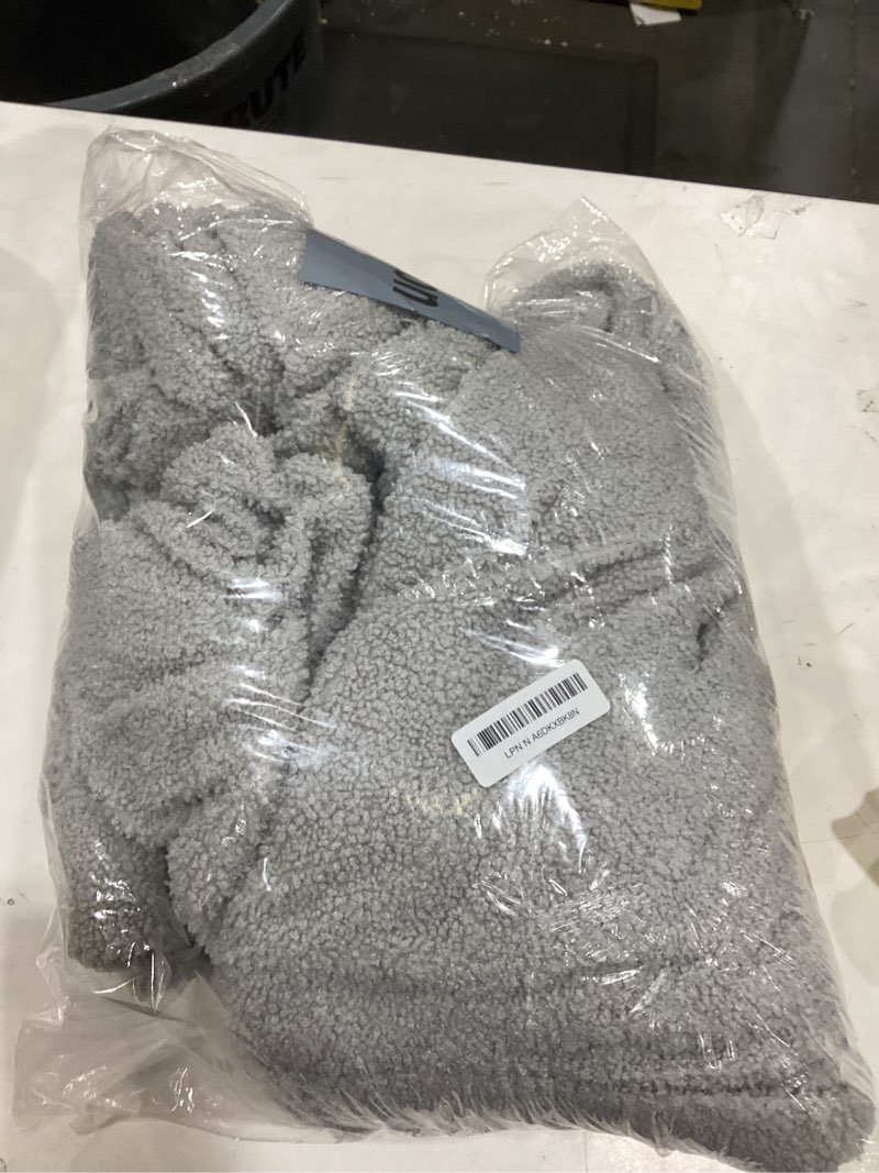 Condition photo showing As Is for Blanket