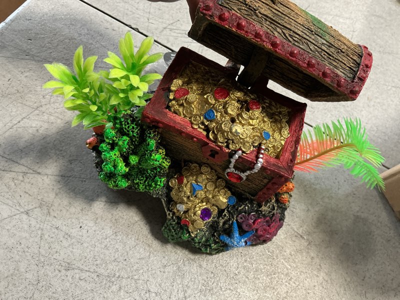 Condition photo showing New/Like New for GloFish Treasure Chest Cycle Light Ornament Aquarium Decor
