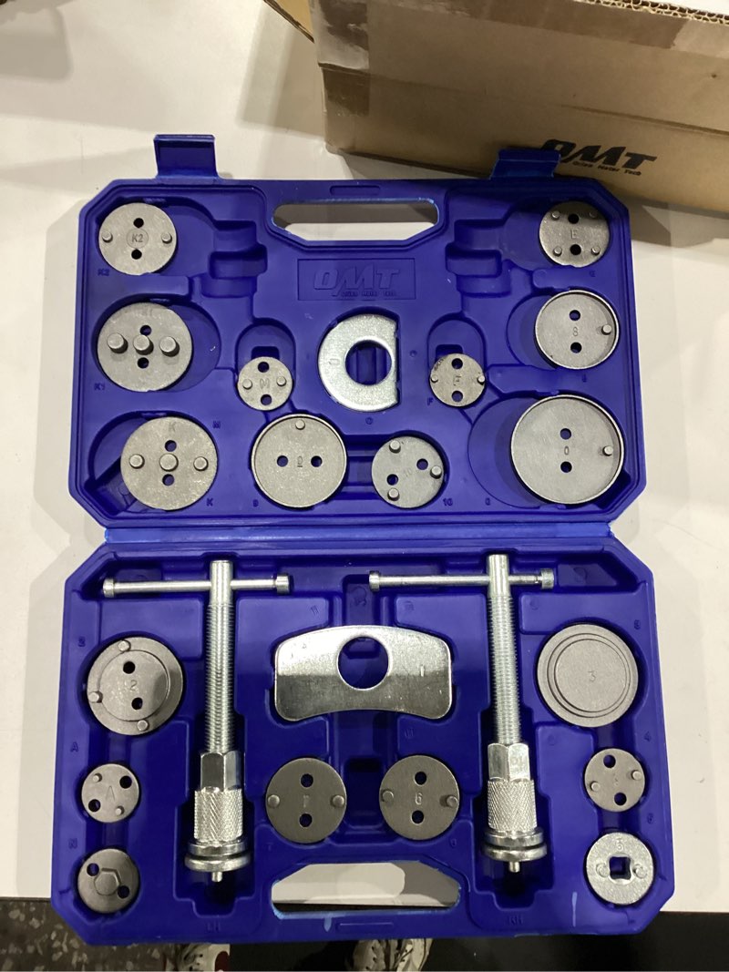 Condition photo showing New/Like New for orion motor tech 24pc brake caliper compression tool set, heavy duty brake piston compressor tool and wind back tool kit for brake pad replacement, universal disc brake caliper tool set with blue case