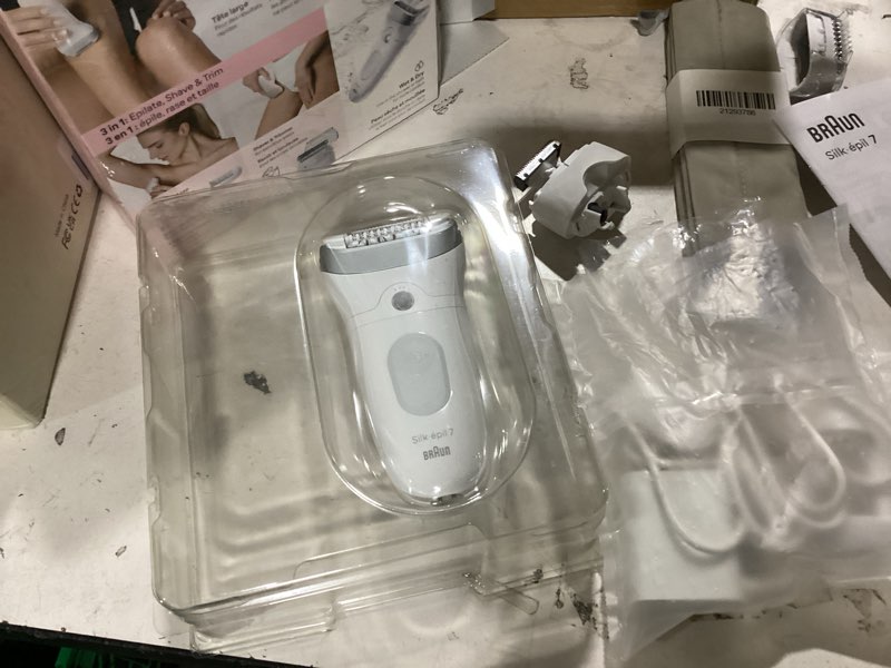 Condition photo showing As Is for braun epilator silk-épil 7, hair removal device, women shaver & trimmer, wet and dry, wide head, includes shaver head and trimmer comb, se7-041, silver