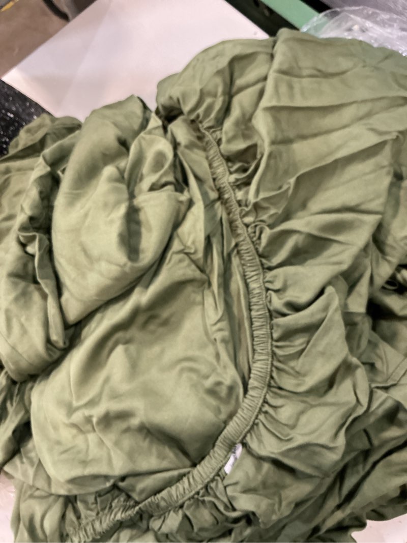 Condition photo showing Good Condition for bamboo deluxe cover and pillowcases , king, olive