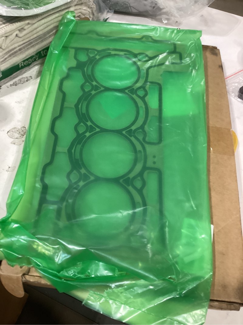 Condition photo showing New/Like New for similar product not like stock photocylinder head gasket set me013330 for mitsubishi 4d32 engine
