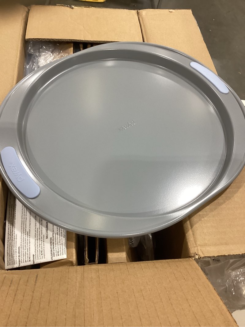 Condition photo showing Good Condition for pyrex 8-piece metal bakeware set, lightweight stainless steel baking trays with heatsafe silicone handles, cookie & muffin sheets, round/square baking pans, cerulean 8 piece set cerulean